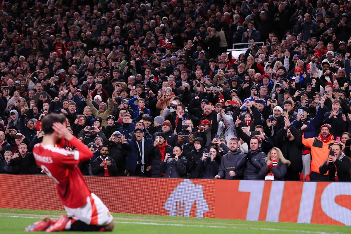 Fan phẫn nộ khi Man United đá kém nhưng giá vé tăng 5%